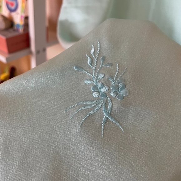 VINTAGE 🐬 gorgeous icy pastel blue / turquoise silky slip dress / chemise - Picture 5 of 7